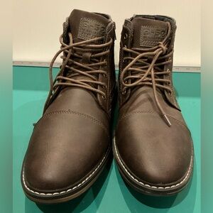 B-52 By Bullboxer Men's Bennington Brown Boots NWOB Size 12